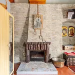 別荘 Kalavrita Winter Retreat - Homely Spacious *