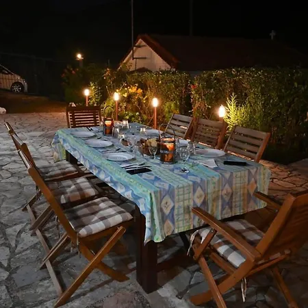 Kalavrita Winter Retreat - Homely Spacious Prázdninový dům Áno Vlasía