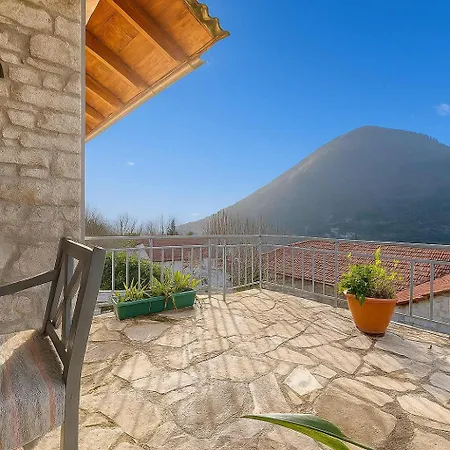 Hébergement de vacances Kalavrita Winter Retreat - Homely Spacious *