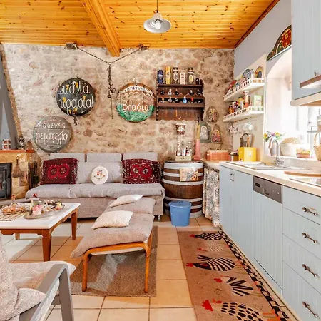 Feriehus Kalavrita Winter Retreat - Homely Spacious Áno Vlasía