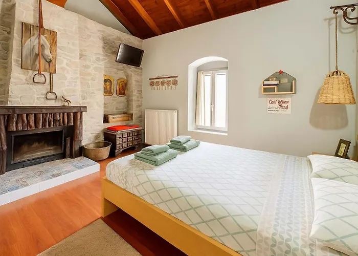 Kalavrita Winter Retreat - Homely Spacious *