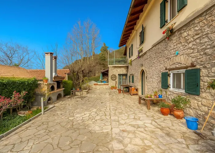 Kalavrita Winter Retreat - Homely Spacious Сasa de vacaciones Áno Vlasía