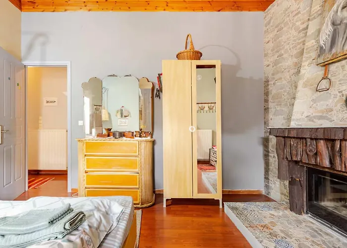 Сasa de vacaciones Kalavrita Winter Retreat - Homely Spacious Áno Vlasía