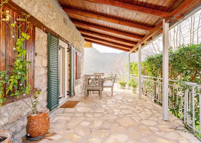 Kalavrita Winter Retreat - Homely Spacious *